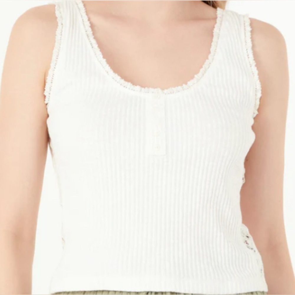 Endless Rose Set: Pastel Floral Lace Trim Mini
Skirt Off White Tank: Size M - Picture 7 of 15